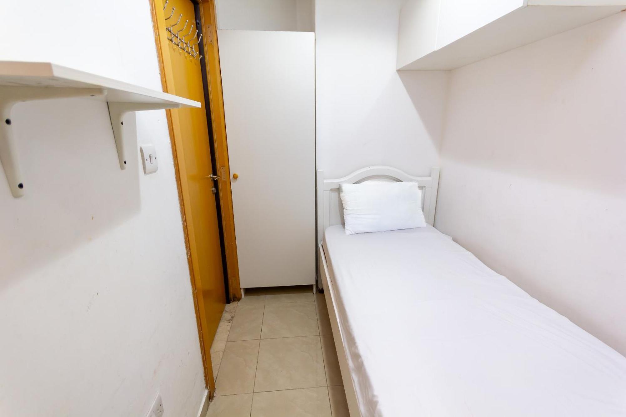 Budget Rooms With Private Bathroom For 'Girls' Only In Dubai, Marina Luaran gambar