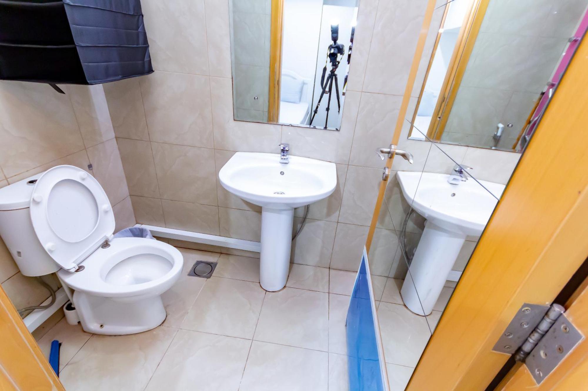 Budget Rooms With Private Bathroom For 'Girls' Only In Dubai, Marina Luaran gambar