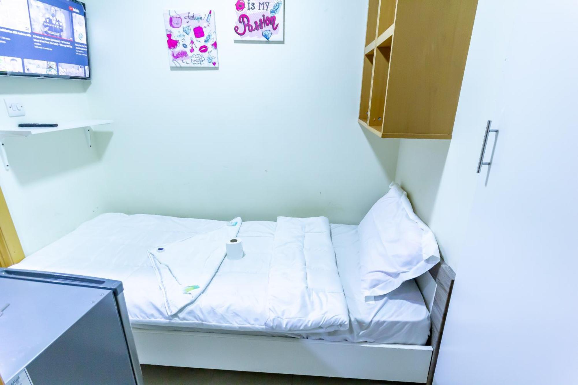 Budget Rooms With Private Bathroom For 'Girls' Only In Dubai, Marina Luaran gambar