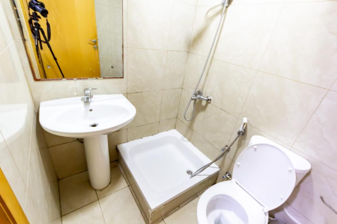 Budget Rooms With Private Bathroom For 'Girls' Only In Dubai, Marina Luaran gambar