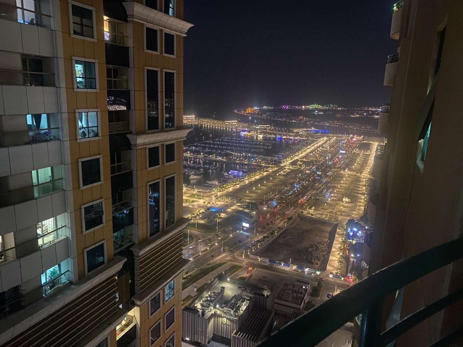 Budget Rooms With Private Bathroom For 'Girls' Only In Dubai, Marina Luaran gambar