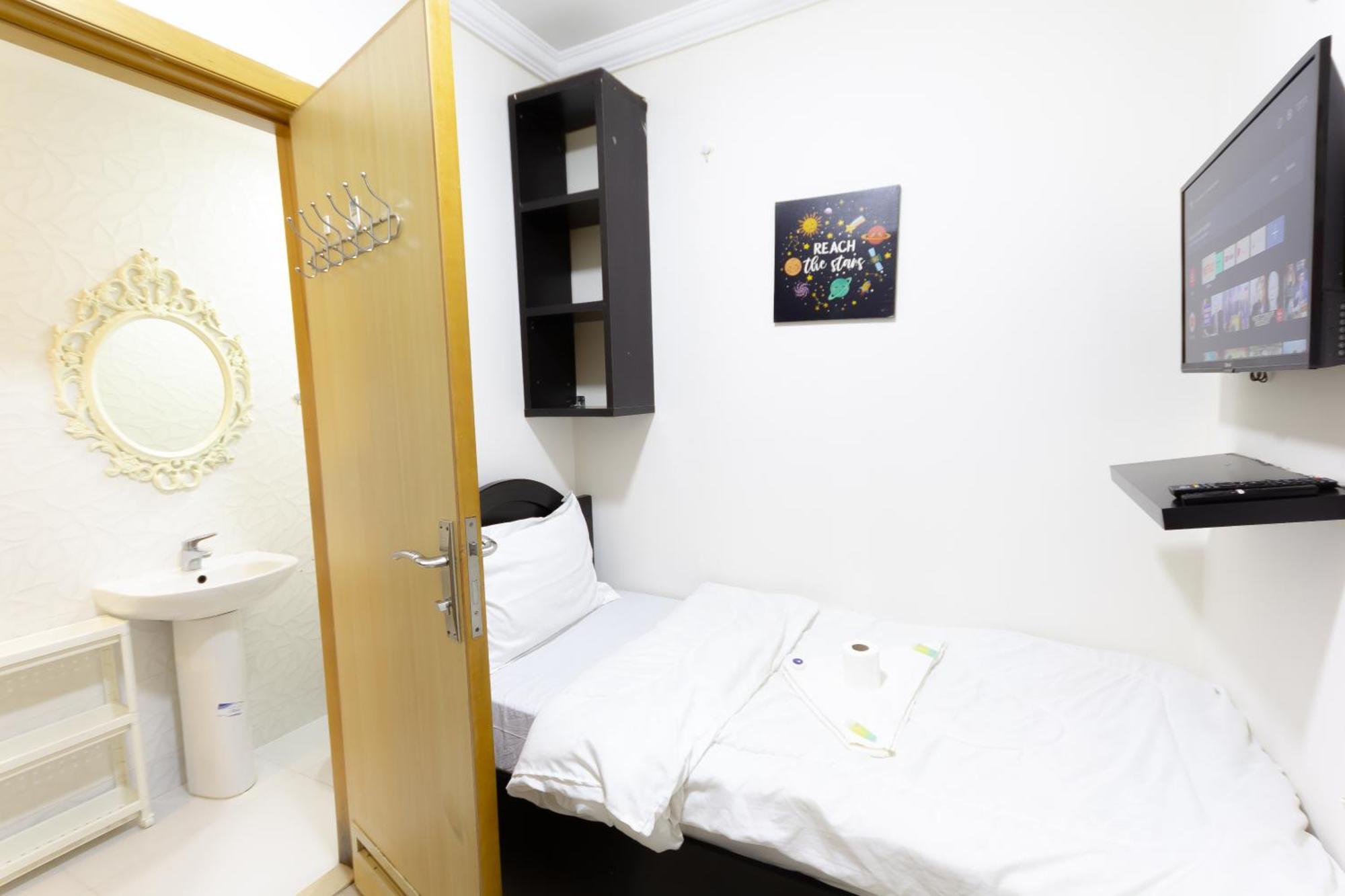 Budget Rooms With Private Bathroom For 'Girls' Only In Dubai, Marina Luaran gambar